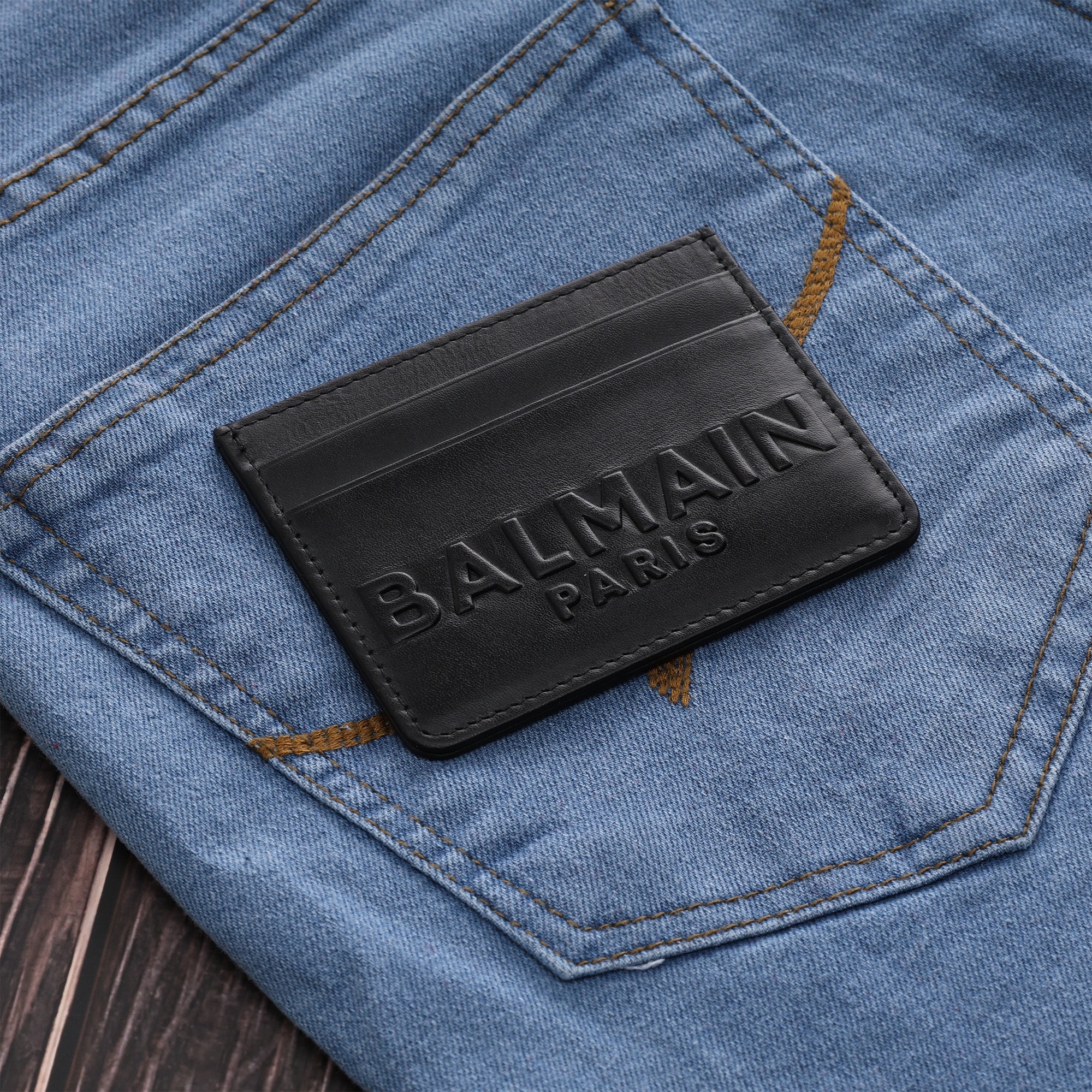 Paris Leather Card Holder - Image 4